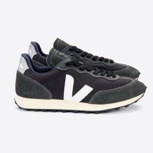 Veja — size 7 Rio Branco Alveomesh Black White Oxford Grey — very gently used